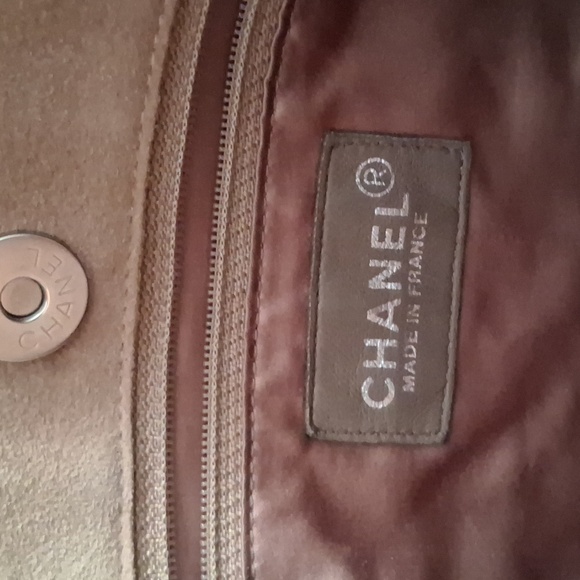 Chanel patchwork suede tote. - Picture 10 of 11